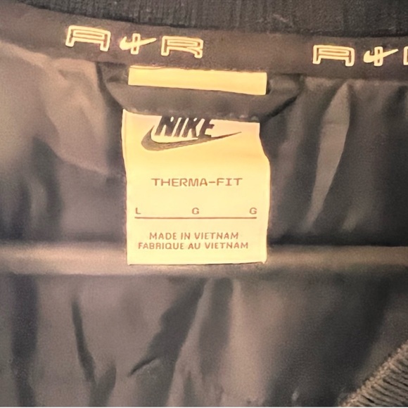 𝐍𝐈𝐊𝐄 Therma-Fit Long Bomber Jacket in Black Size Large - Picture 8 of 16